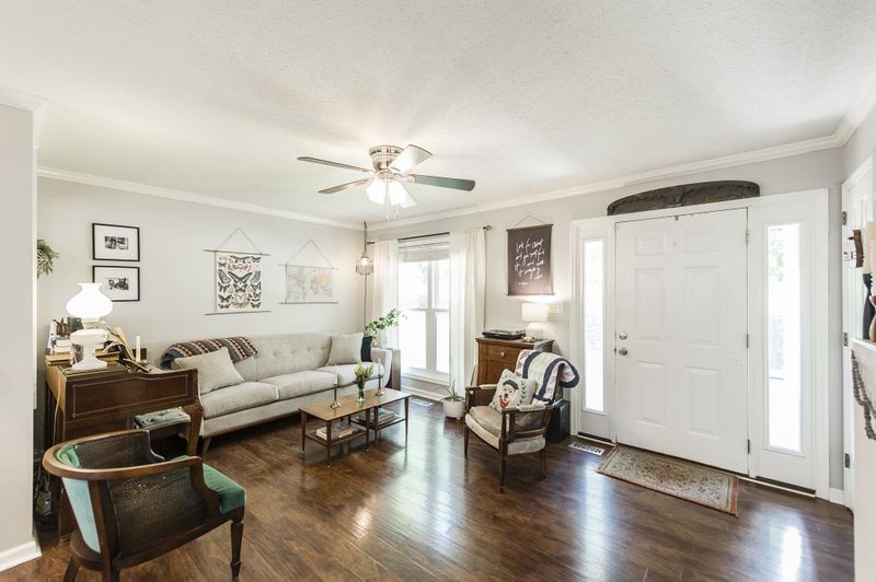 1108 Peninsula Dr, Gallatin, TN 37066