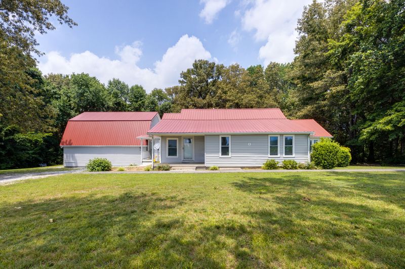 1978 B G Fort Rd, Cedar Hill, TN 37032