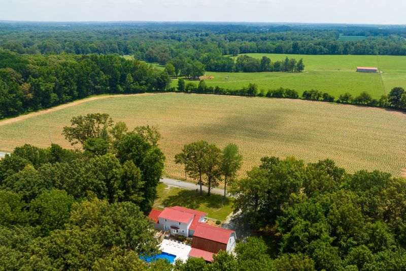 1978 B G Fort Rd, Cedar Hill, TN 37032