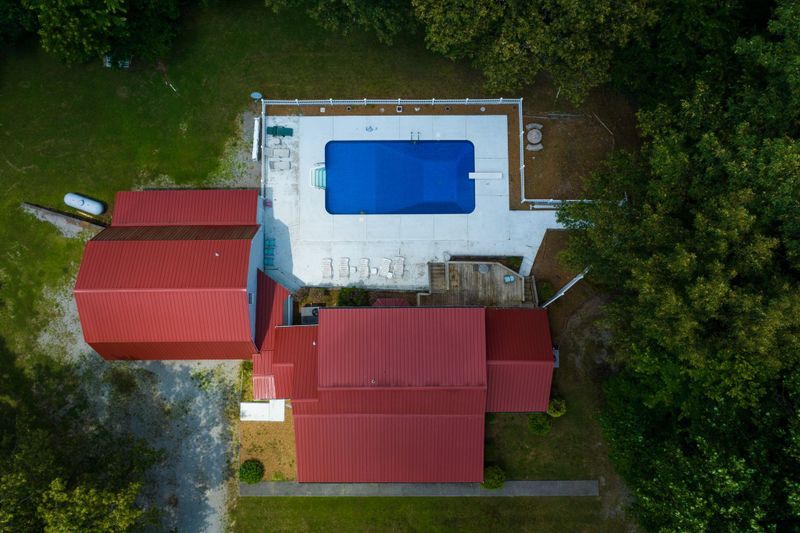 1978 B G Fort Rd, Cedar Hill, TN 37032