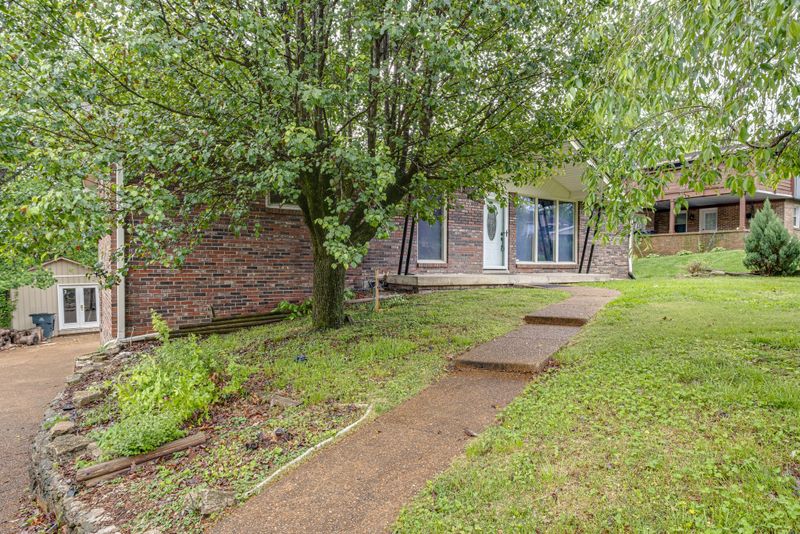 2436 Rychen Dr, Nashville, TN 37217
