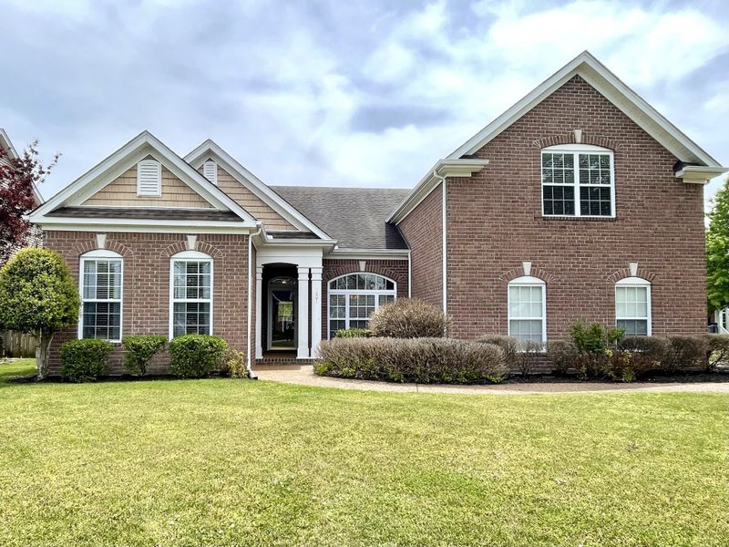 1001 Port Stewart Ct, Mount Juliet, TN 37122