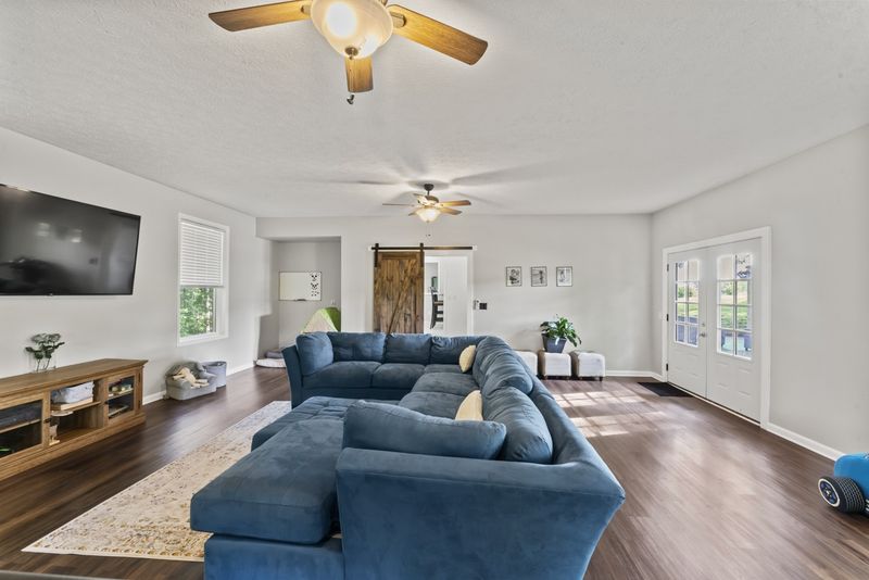455 Bishop Ln, Dickson, TN 37055