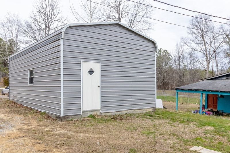 590 Sequoyah Dr, Chatsworth, GA 30705