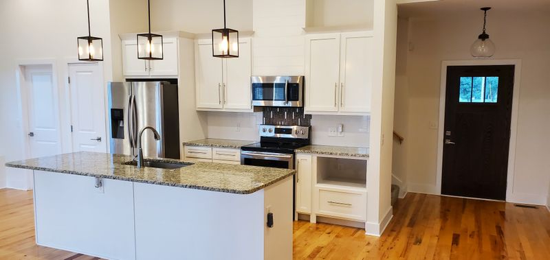 1215 Wiltshire Ct, Columbia, TN 38401