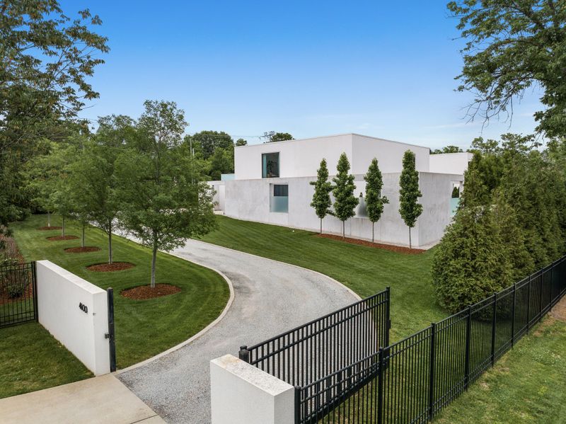 4600 Granny White Pike, Nashville, TN 37220