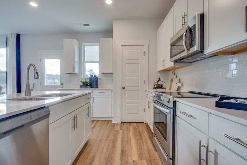 215 Goldfinch Rd, Mount Juliet, TN 37122