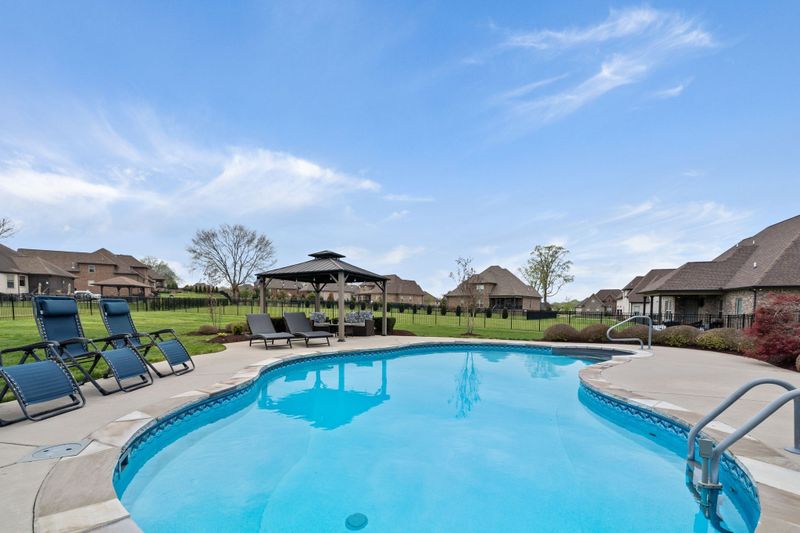 138 Springfield Dr, Lebanon, TN 37087