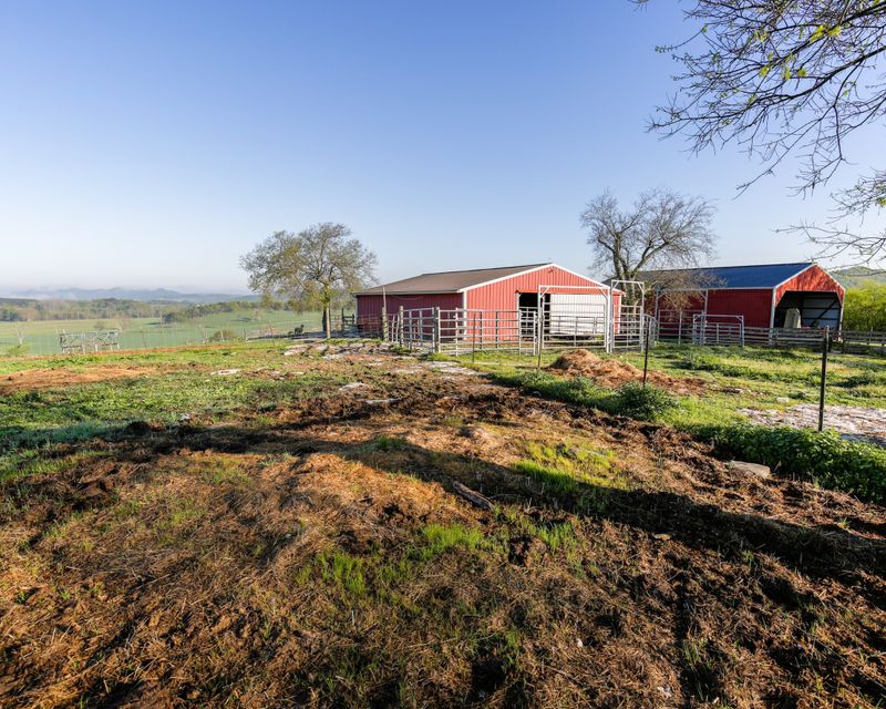 12 Camp Rd, Riddleton, TN 37151