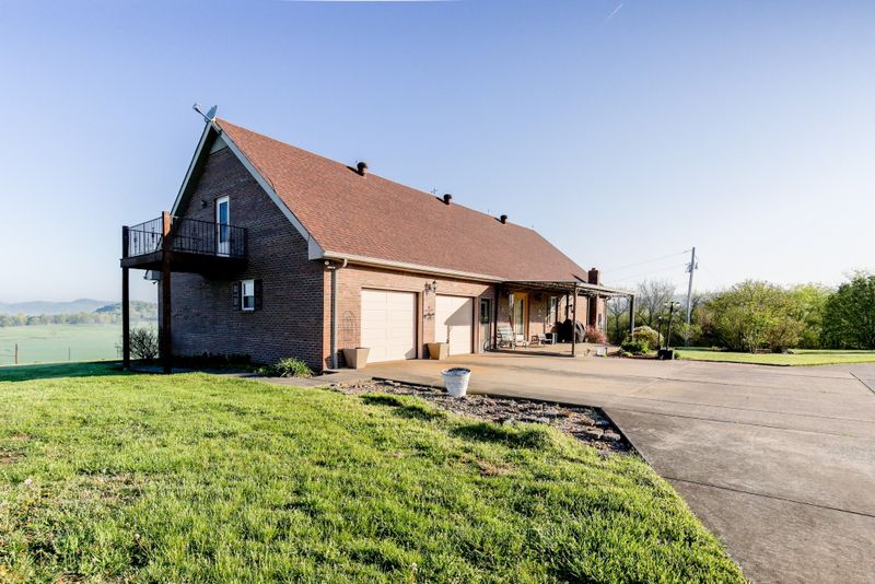 12 Camp Rd, Riddleton, TN 37151