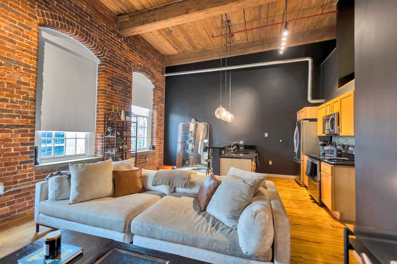 1350 Rosa L Parks Blvd #432, Nashville, TN 37208