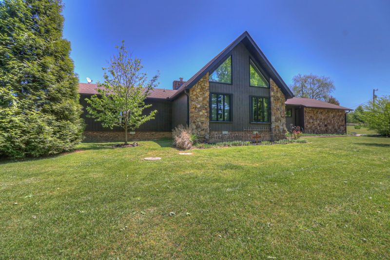 7308 Walker Rd, Fairview, TN 37062