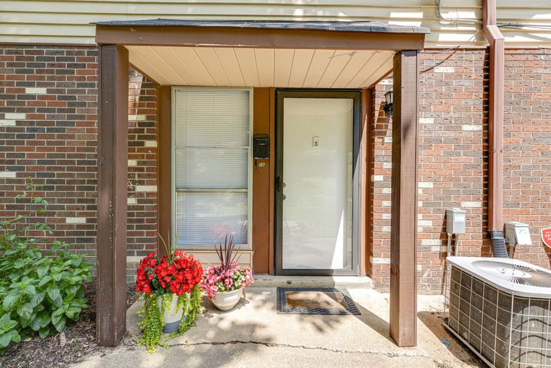 500 Paragon Mills Rd #D8, Nashville, TN 37211