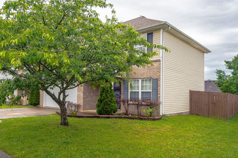 7228 Legacy Dr, Antioch, TN 37013