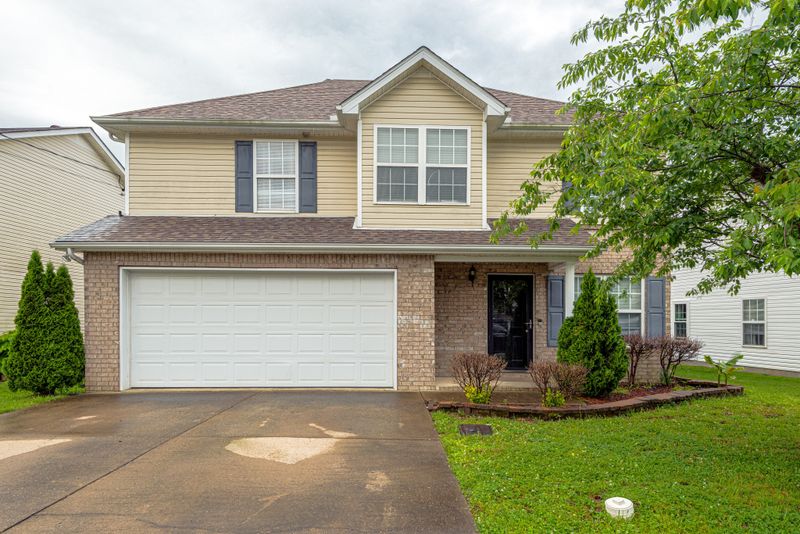 7228 Legacy Dr, Antioch, TN 37013