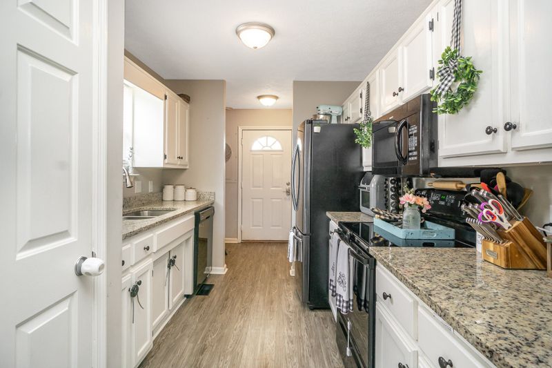 2011 Rogers Ln, Lebanon, TN 37087