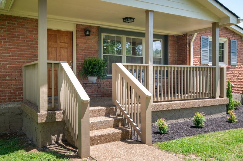 2417 Fairbrook Dr, Nashville, TN 37214