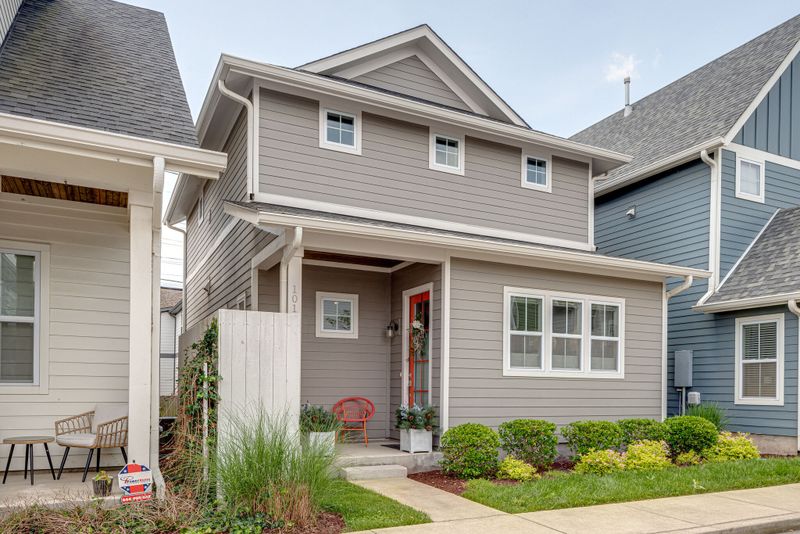 1014 Treaty Oaks Dr, Nashville, TN 37209