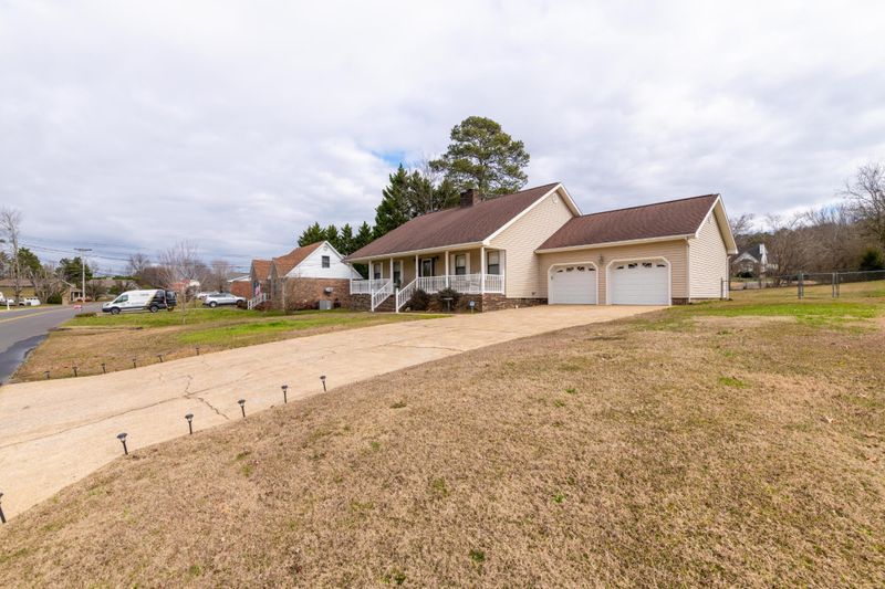 233 Overbrook Dr, Rossville, GA 30741