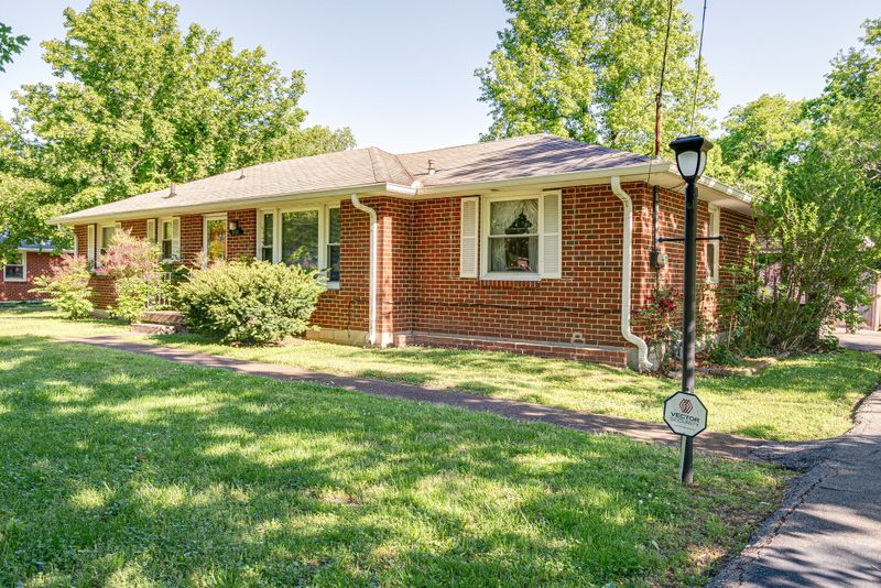 1124 Tuckahoe Dr, Nashville, TN 37207