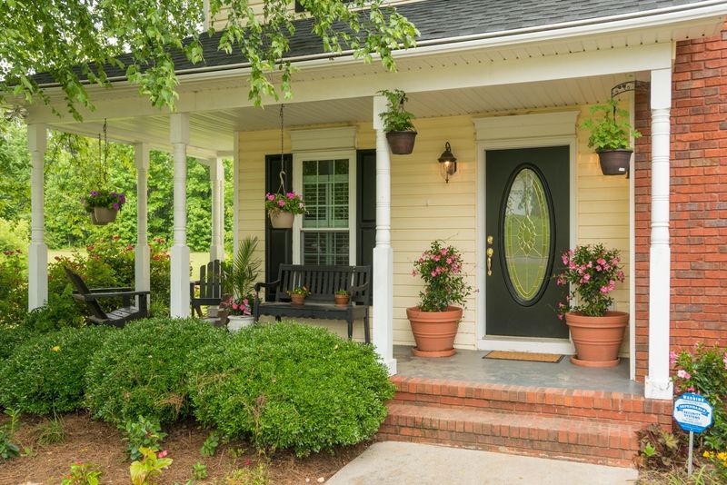 209 J D Dr, Chickamauga, GA 30707