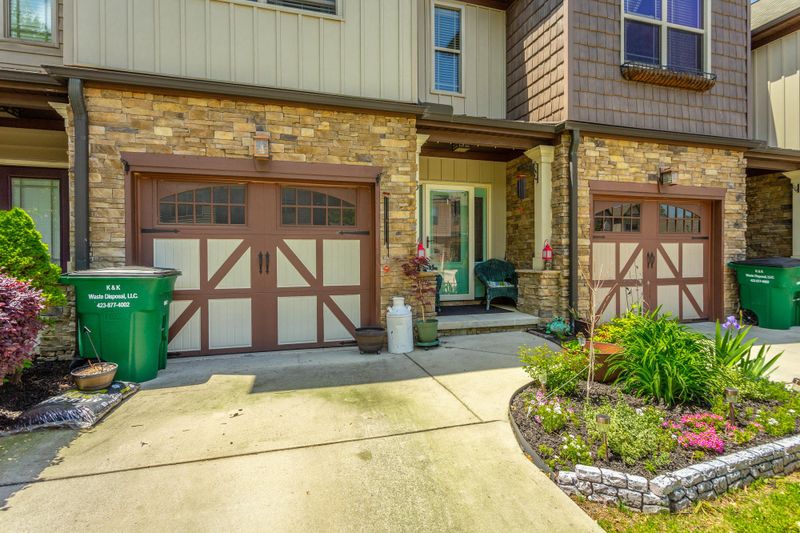 16 Peachgrove Ln, Rossville, GA 30741