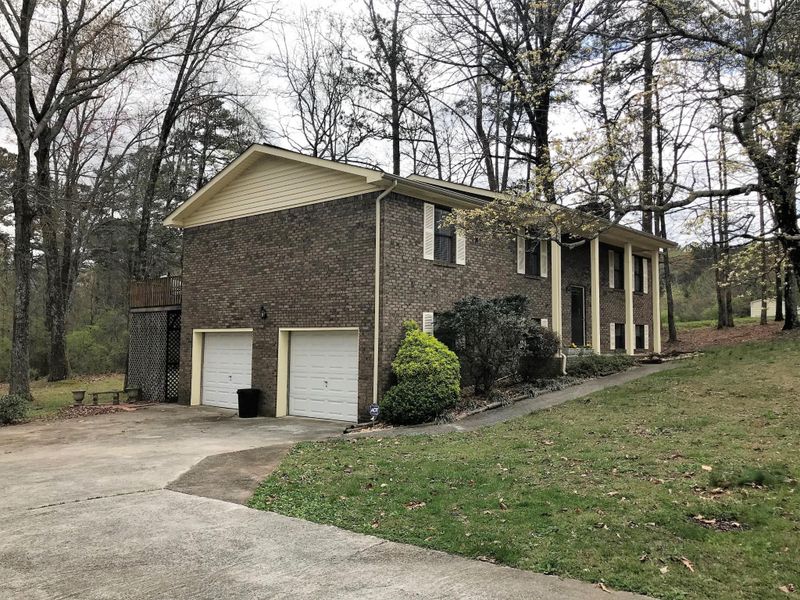 1900 Eric Dr, Rossville, GA 30741