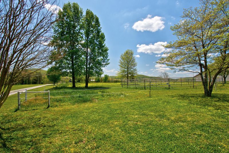 5854 Lula Lake Rd, Lookout Mountain, GA 30750
