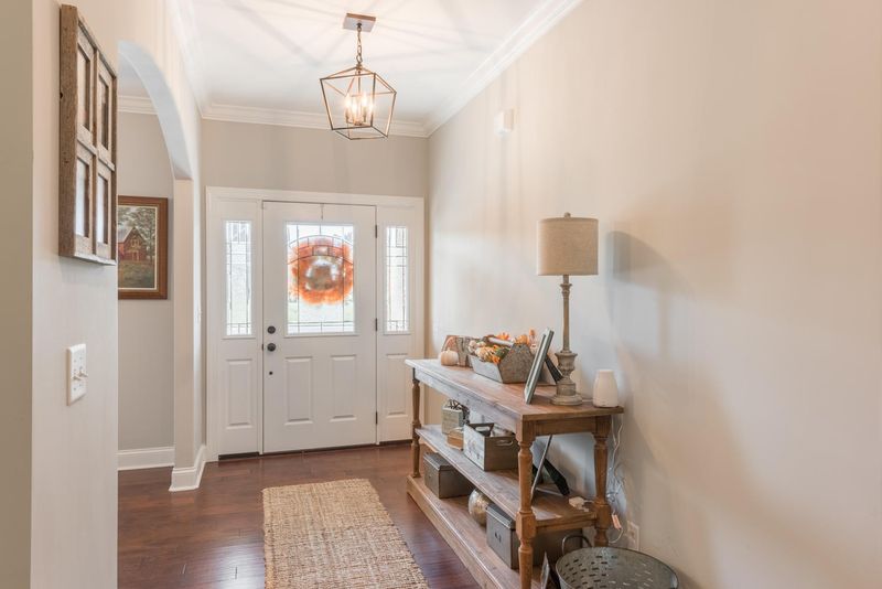 35 E Acorn Dr, Rock Spring, GA 30739