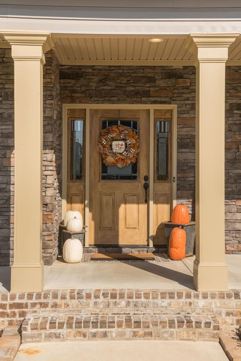 35 E Acorn Dr, Rock Spring, GA 30739