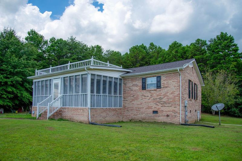 789 W West 12th St, Chickamauga, GA 30707