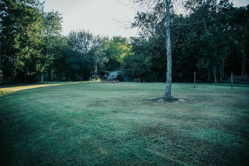 654 Beaumont Rd, Rock Spring, GA 30739