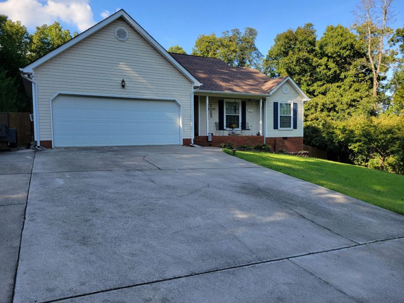 114 Van Dell Dr, Rock Spring, GA 30739