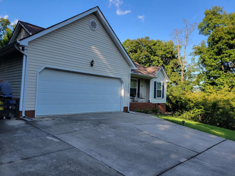 114 Van Dell Dr, Rock Spring, GA 30739