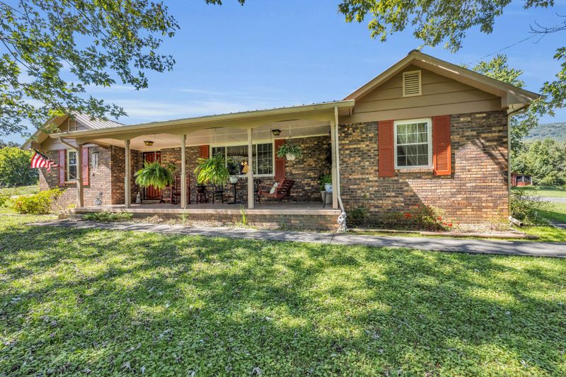 2258 W Cove Rd, Chickamauga, GA 30707