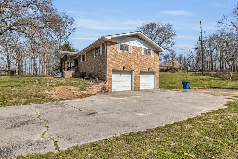 44 Crabtree Rd, Rossville, GA 30741