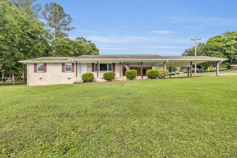 2 Hickory Cir, Rossville, GA 30741