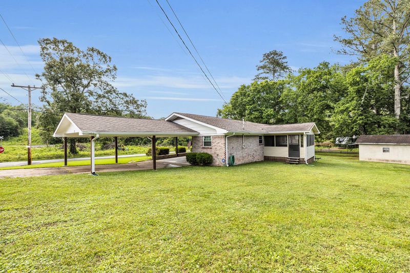 2 Hickory Cir, Rossville, GA 30741