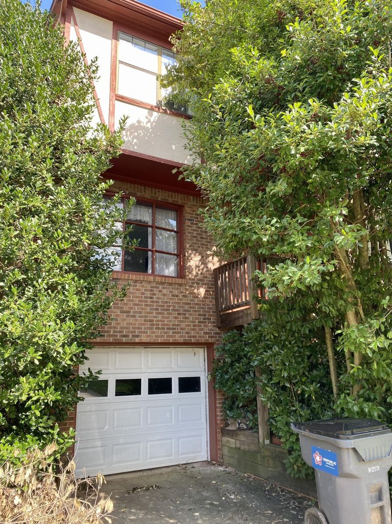 8020 Sand Wedge Cir, Kennesaw, GA 30144