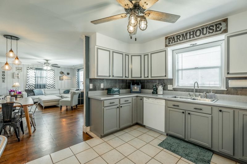 6 Polk Cir, Fort Oglethorpe, GA 30742