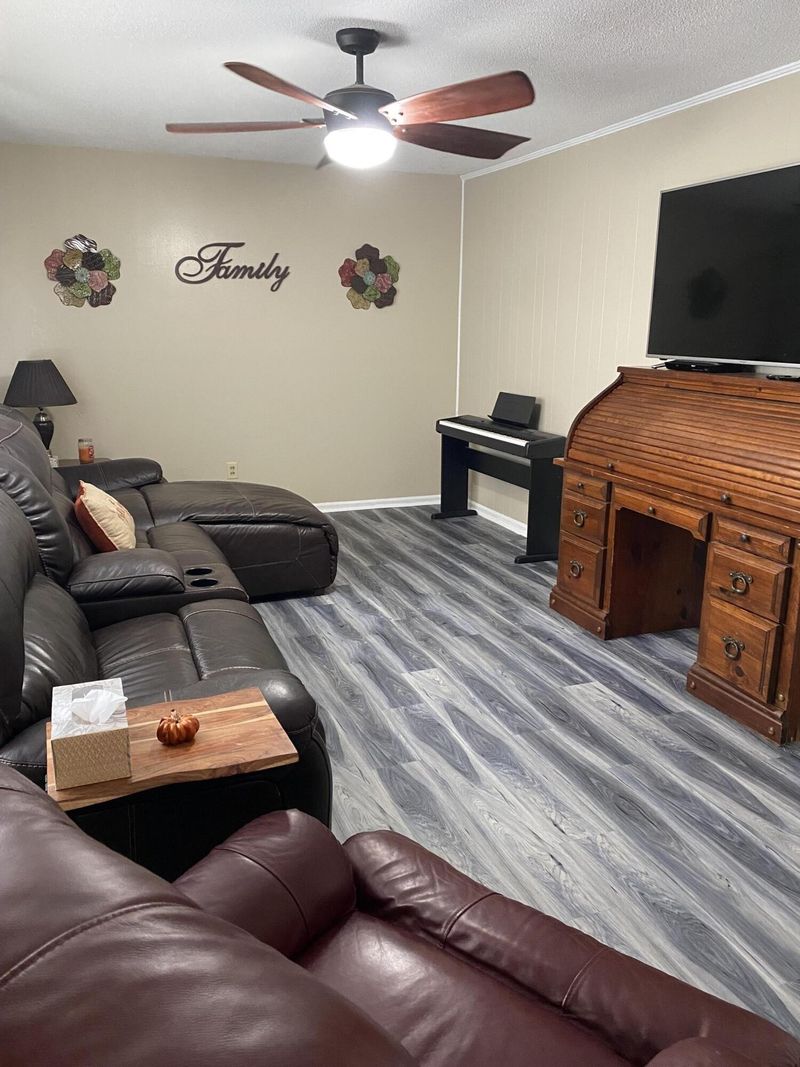 146 Lawrence Dr, Rossville, GA 30741