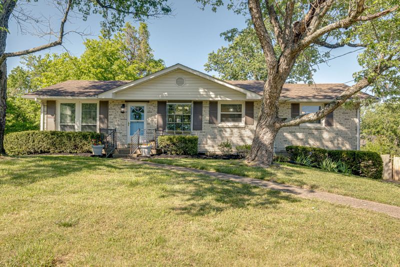 504 Leeanne Dr, Nashville, TN 37211