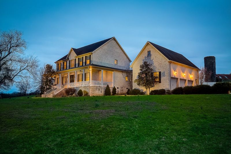 10900 Versailles Rd, Rockvale, TN 37153