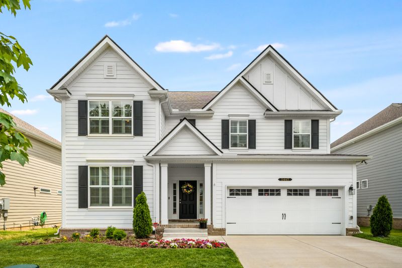 1447 Cotillion Dr, Murfreesboro, TN 37128