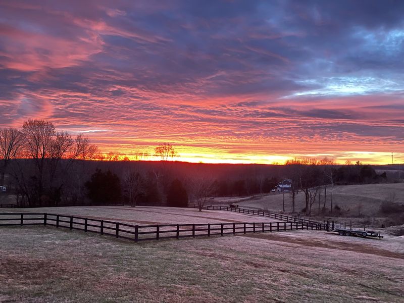 1896 Jones Creek Rd, Dickson, TN 37055