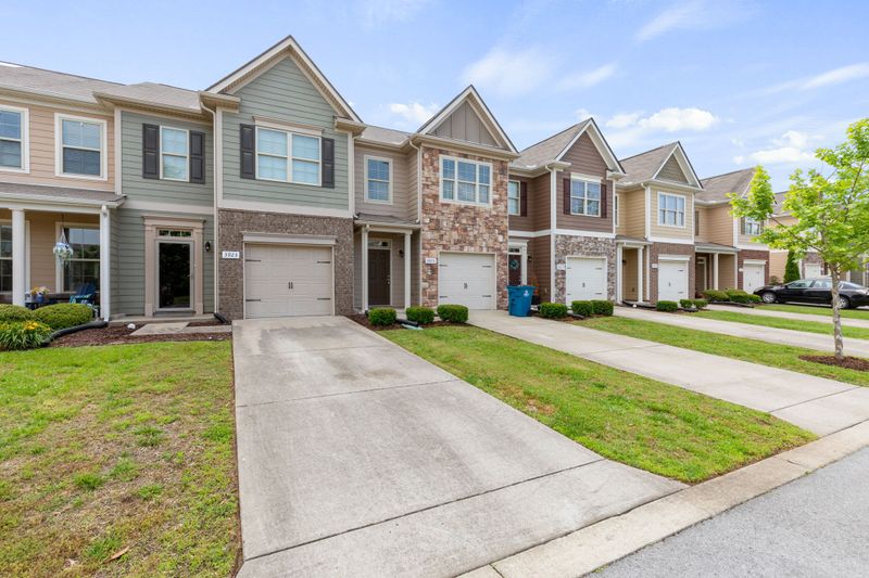 3925 Cannonsgate Ln, Murfreesboro, TN 37128