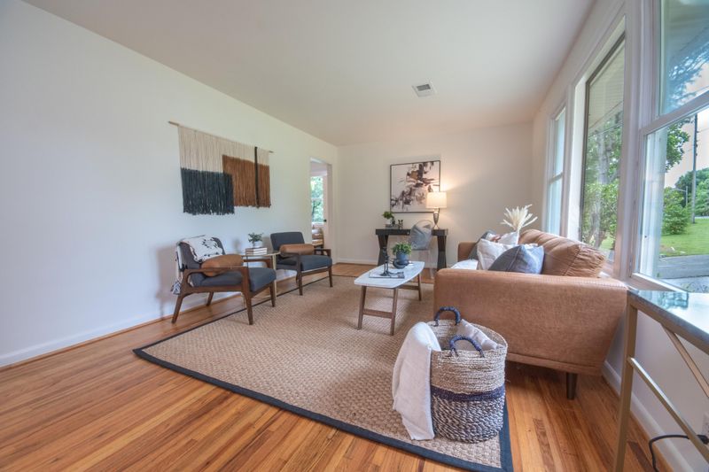 2906 Shadow Ln, Nashville, TN 37216