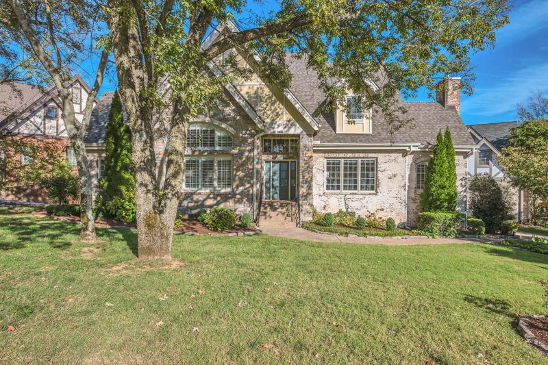 1634 S Observatory Dr, Nashville, TN 37215