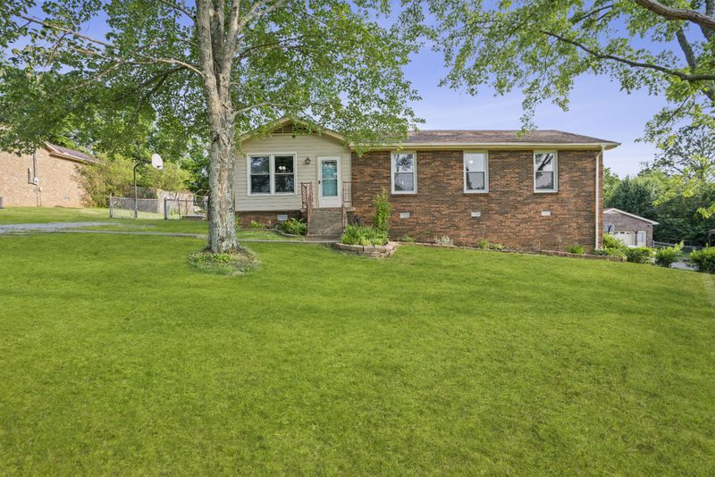 2317 Beechwood Dr, Springfield, TN 37172