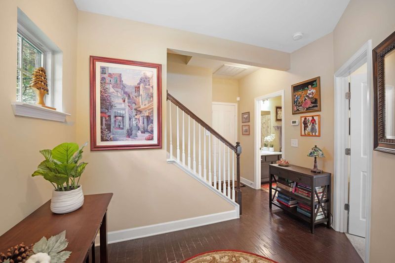 8212 Lenox Creekside Dr, Antioch, TN 37013